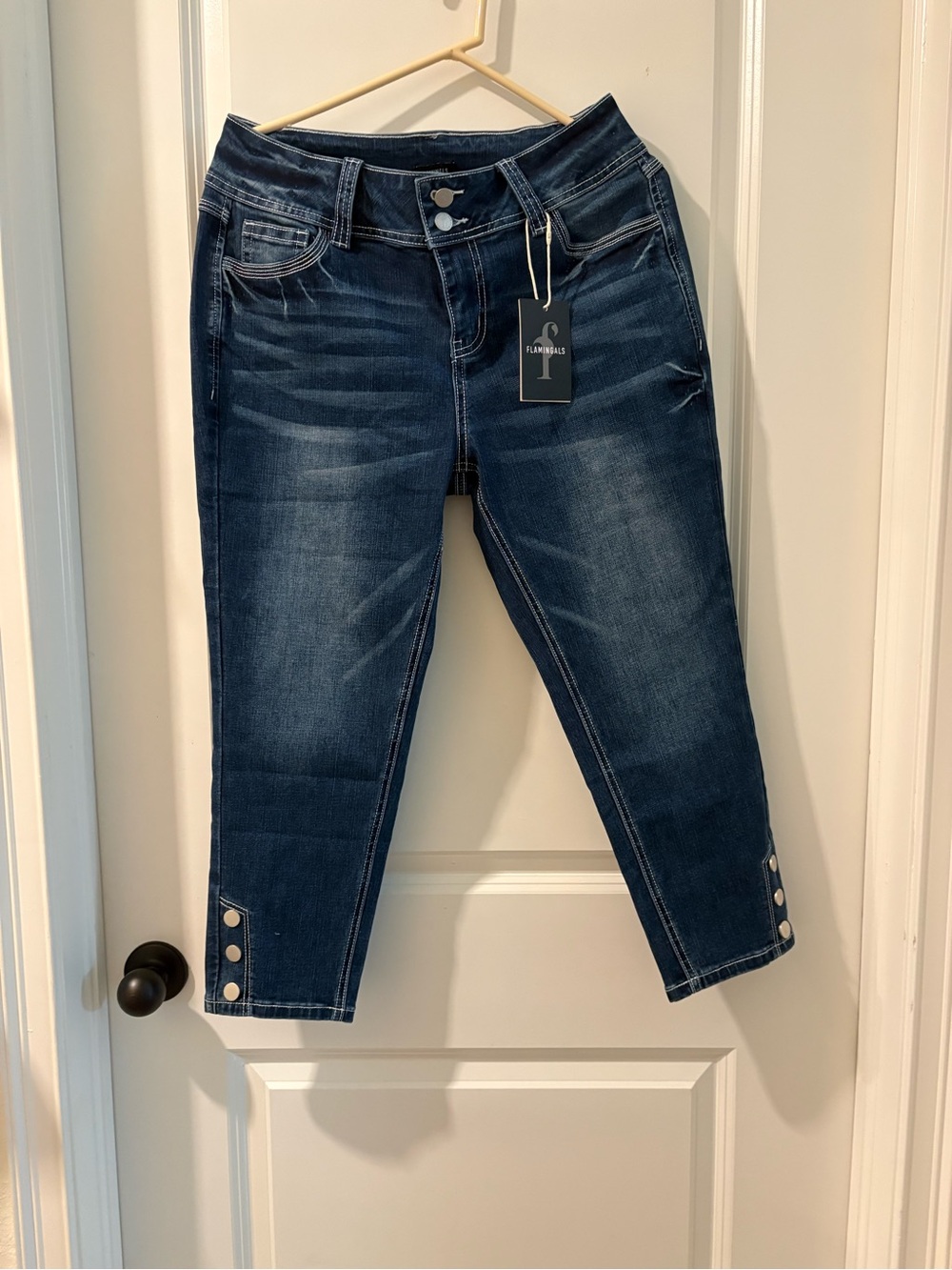 FLANNELS Mid-Rise Dark Blue Cropped Jeans with Button Detail